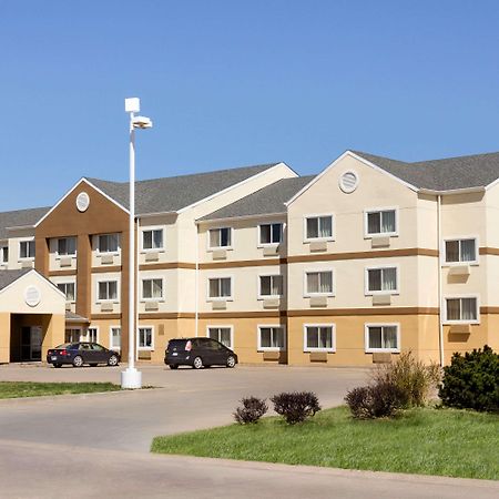 Baymont By Wyndham Salina Hotel Ngoại thất bức ảnh